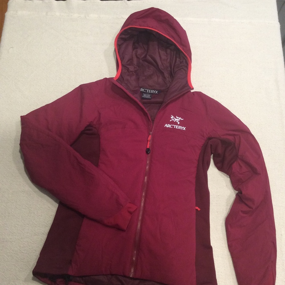 Arcteryx atom hooded women’s jacket